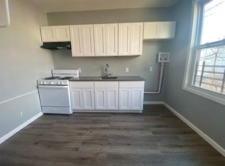 813 S 11th St #2, Newark, NJ 07108