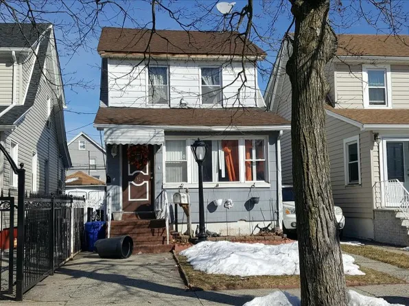 9213 215th St, Queens Village, NY 11428