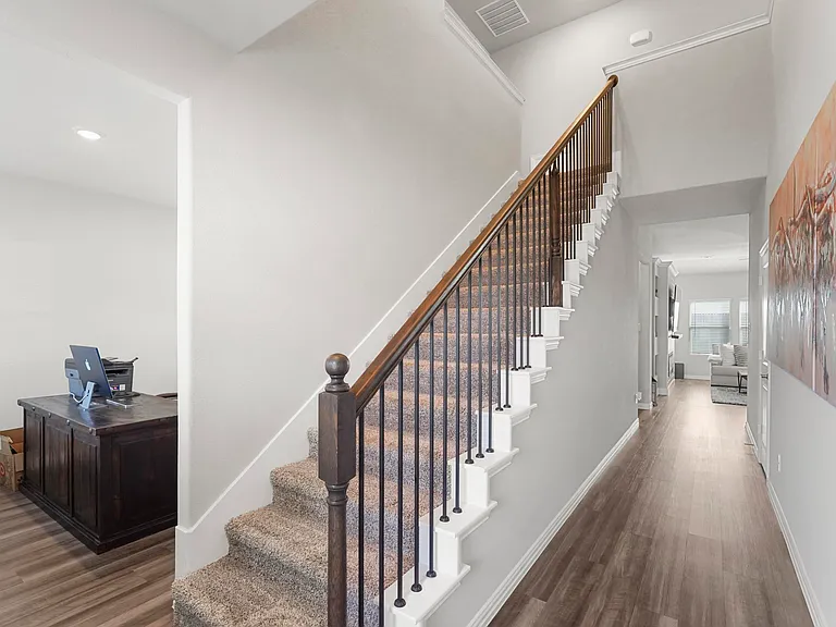 1004 Mamavic Ln — Photo 15