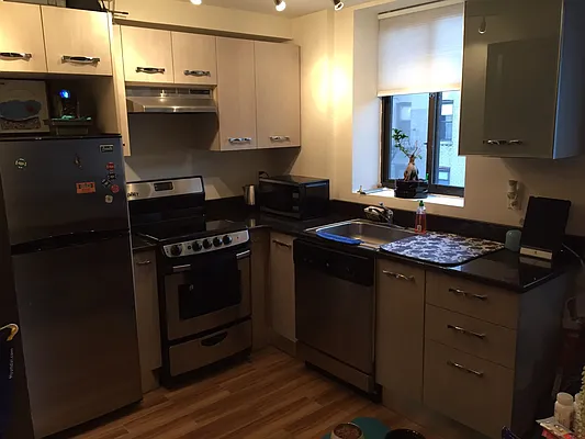 Rented by 18 REALTY | media 29