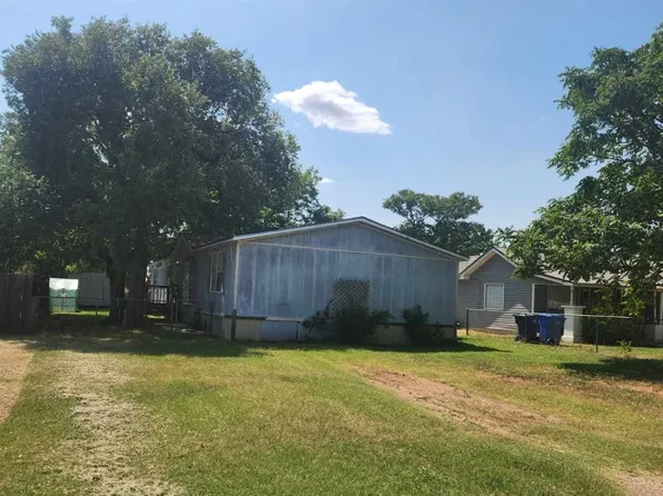 710 N 5th St, Cache, OK 73527