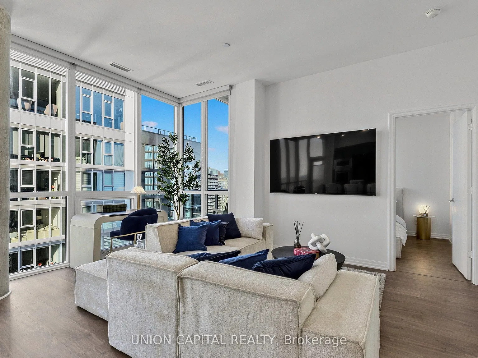 2 bed, $5,300 — Photo 4