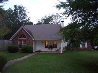 1112 McCurdy, Benton, AR 72019