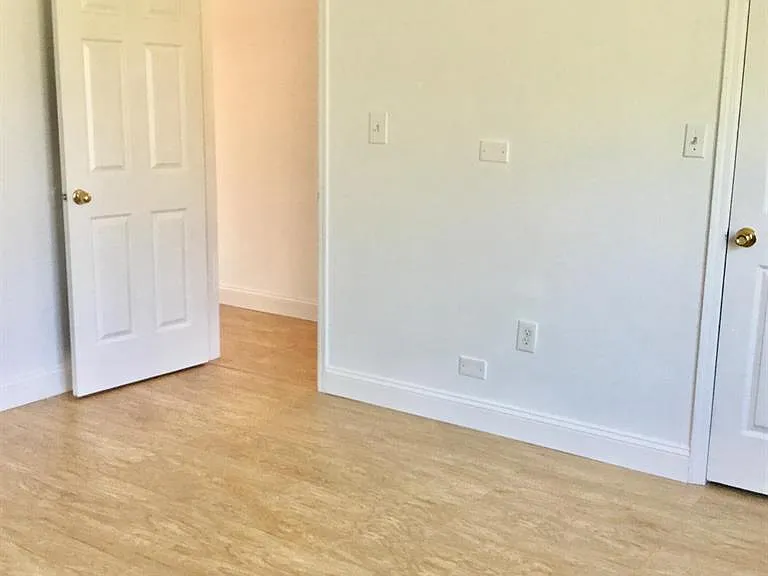 682 Darlington Dr — Photo 14