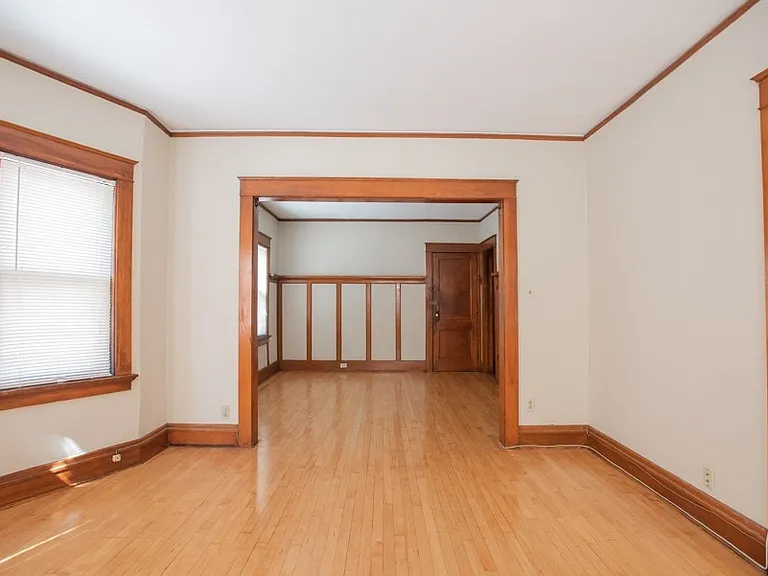 Freshly Renovated 2BR Apartments Near UWM Heat Included — Photo 31