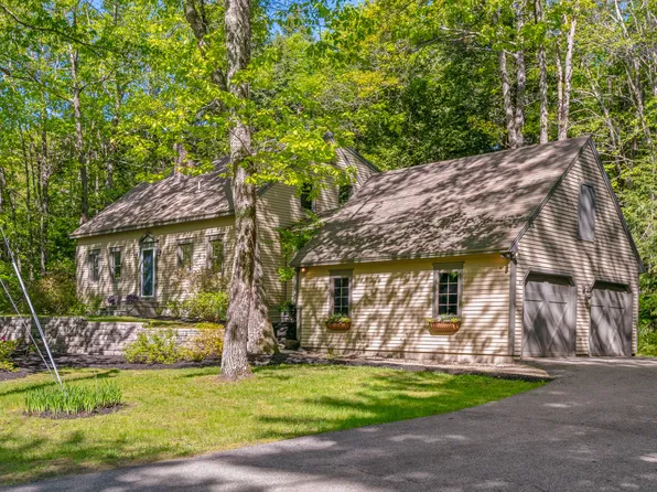 19 Colonial Drive, North Yarmouth, ME 04097