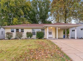 6 Glynn Dr, Florissant, MO 63031