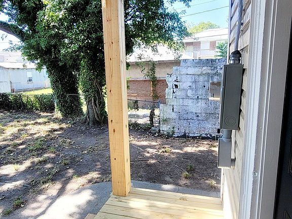 5th image of 3300 Cliff Ave
