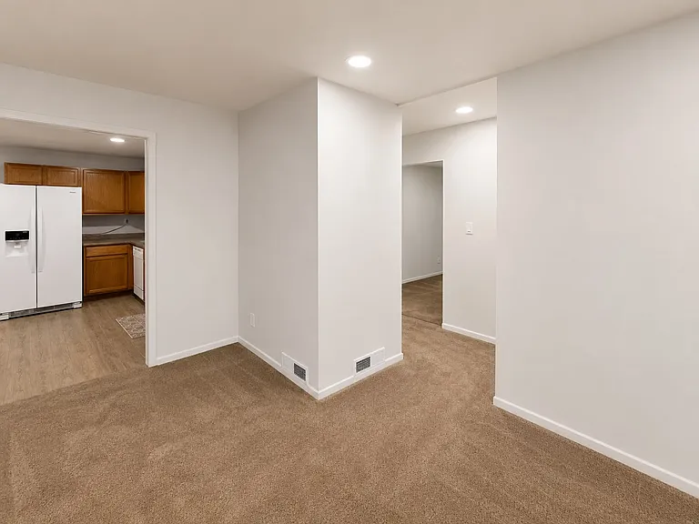 10010 Donau Ln — Photo 6
