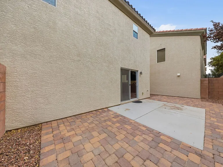 553 Brinkburn Point Ave — Photo 21