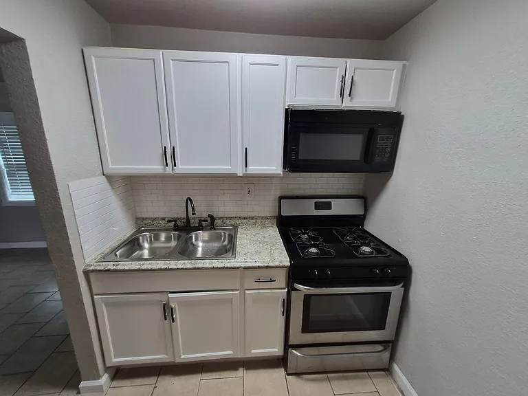 115 Caldwell St #5 — Photo 14