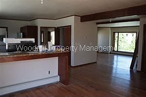4th image of 1511 Marion St