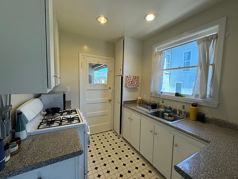 919 Santa Clara Ave #A — Photo 9