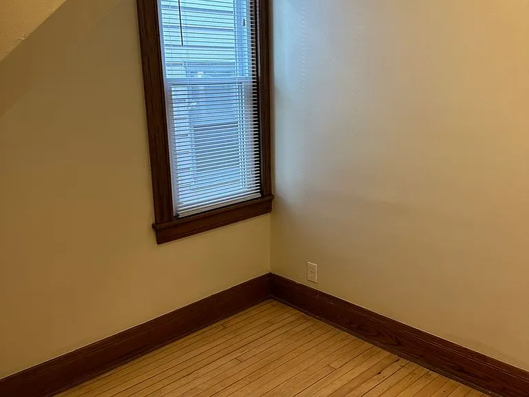 2404 N Dousman St — Photo 9