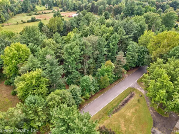 5929 Murphy Lake Rd, Millington, MI 48746