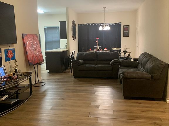 2nd image of 5335 Bettes Ln