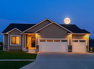 104 Meadowlark Dr, Monroe, IA 50170