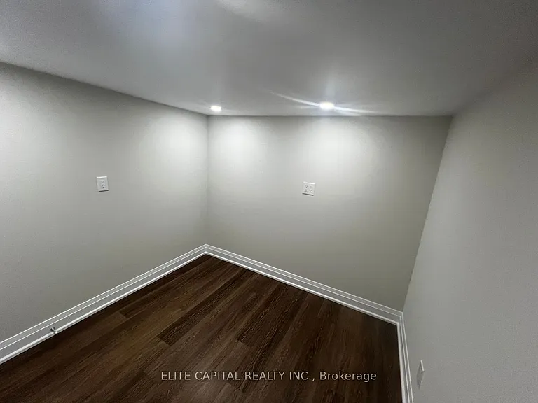 218 Chartland Blvd S — Photo 14