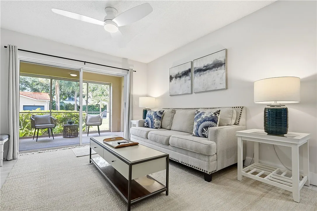3 bed, 1329 sqft, $2,450 — Photo 2