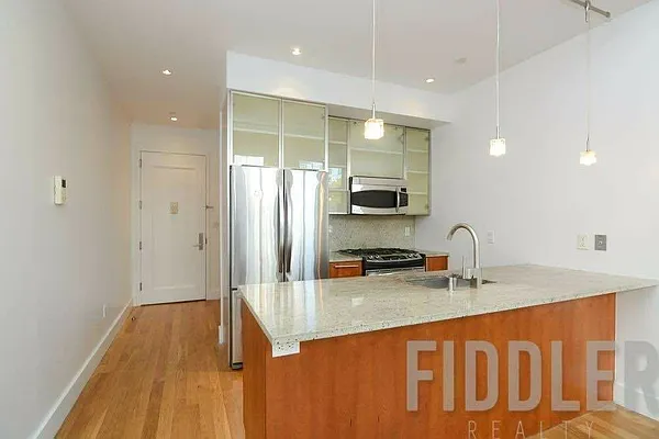 Rented by Fiddler Realty | media 20