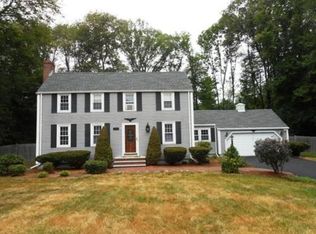 22 Raleigh Tavern Ln, North Andover, MA 01845