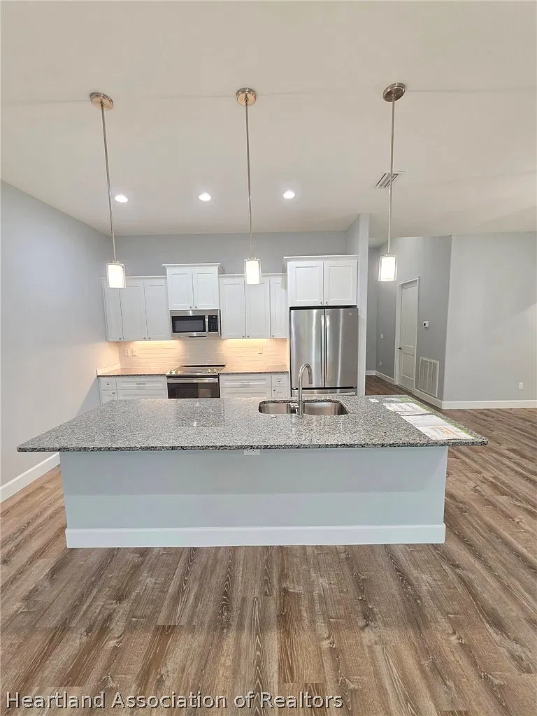 2 bed, 2.0 bath, 1512 sqft, $1,900 — Photo 4