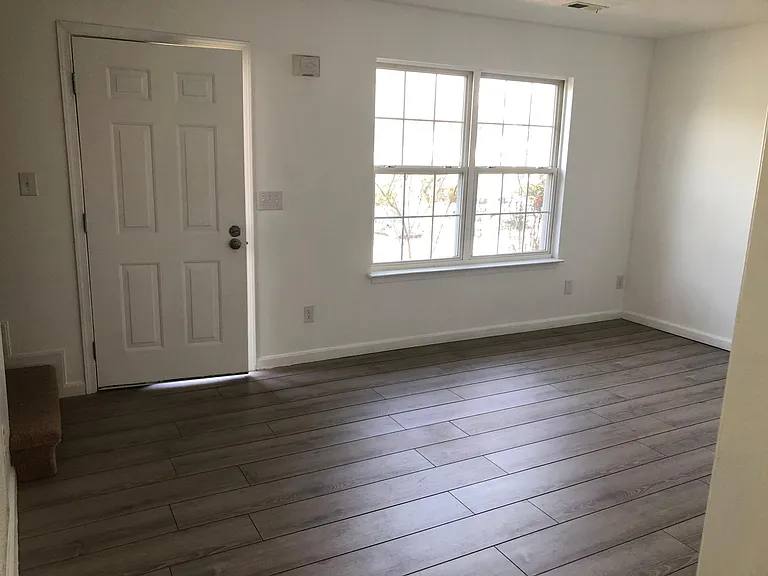 431 Ridgefield Ave — Photo 3