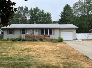 1611 Robbins Rd, Grand Haven, MI 49417