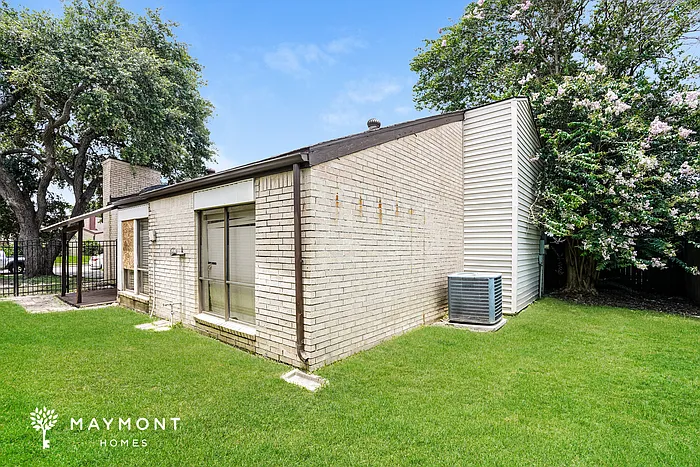 10814 Kirktown Dr — Photo 3