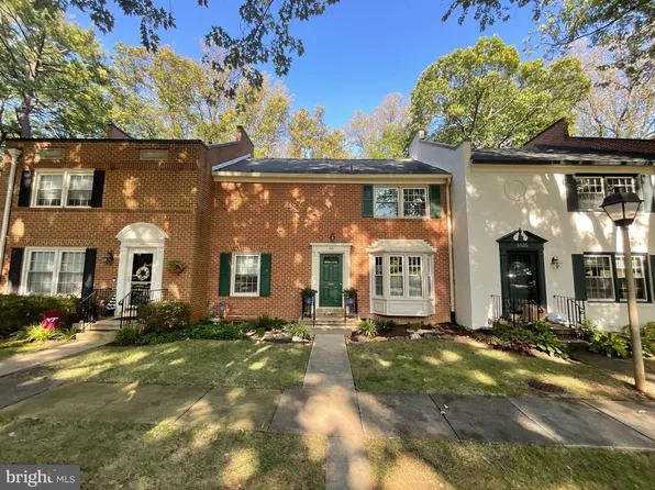 1833 Wainwright Dr, Reston, VA 20190