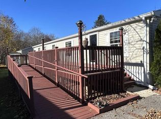 60 Surry Ln, Hyde Park, NY 12538