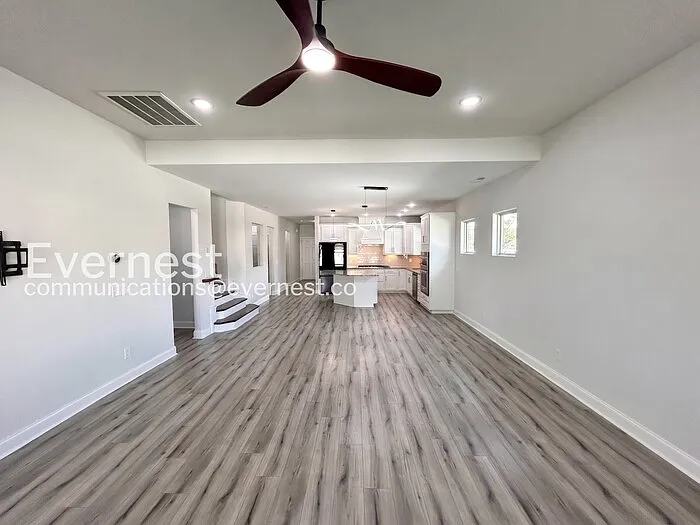 732 Prescott Ln — Photo 3