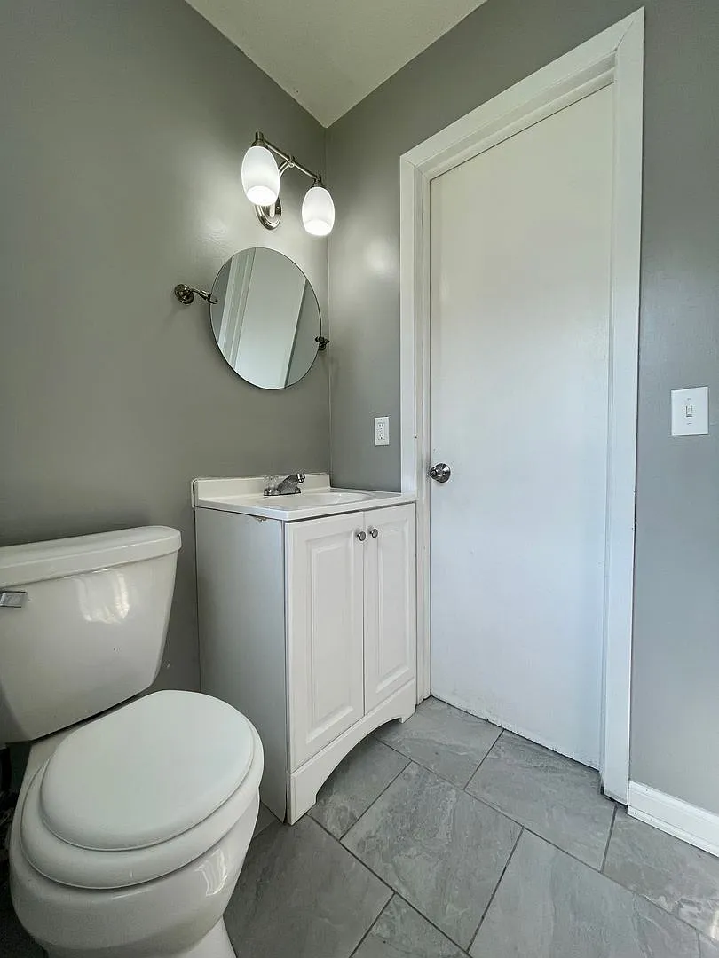 Beautiful 6 bedroom/ 2 bathroom house — Photo 3