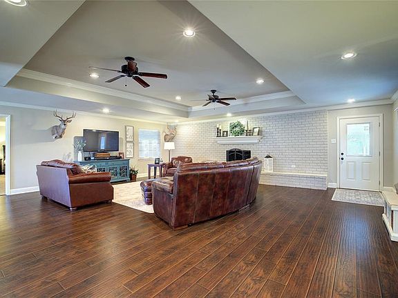 4th image of 337 Woodcrest Cir