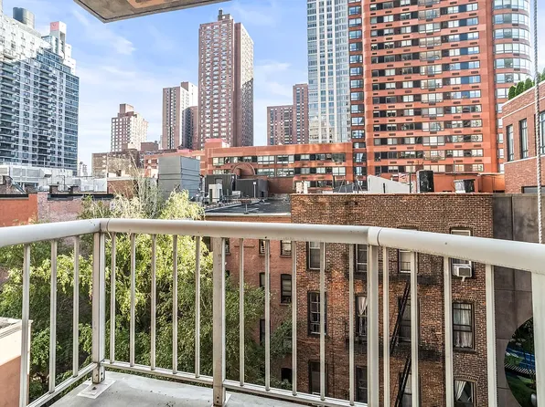 206 East 95th Street image 2 of 7