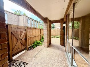 4639 Wild Indigo St APT 463, Houston, TX 77027