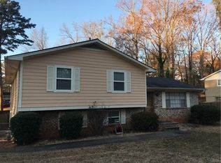 227 Creekwood Ln, Riverdale, GA