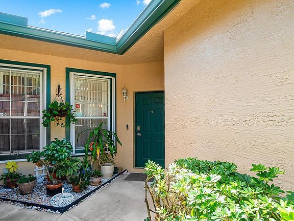 3rd image of 3162 Via Poinciana #2