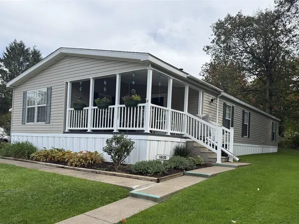 1631 Pinegrove Way, Erie, PA 16509