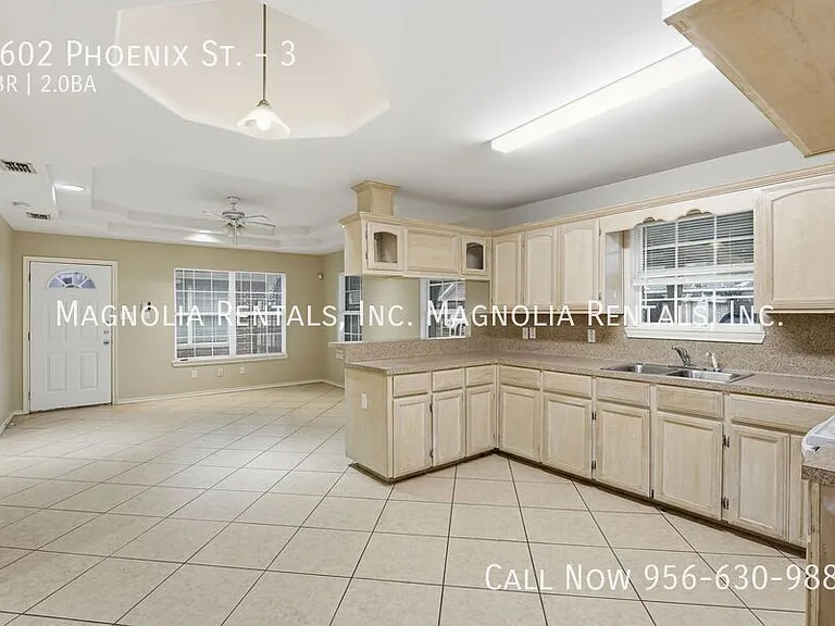 1602 Phoenix St #3 — Photo 5