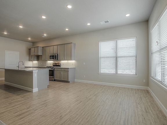 5th image of 7549 McCormick Dr