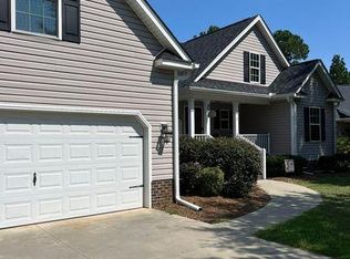 5 Pin Oak Ct, Camden, SC 29020