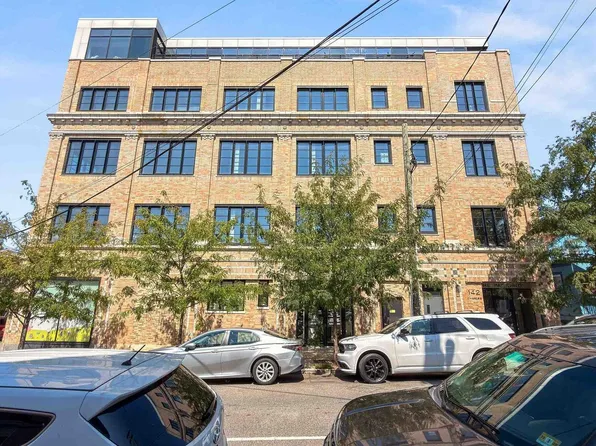 142 Charles Street image 1 of 12