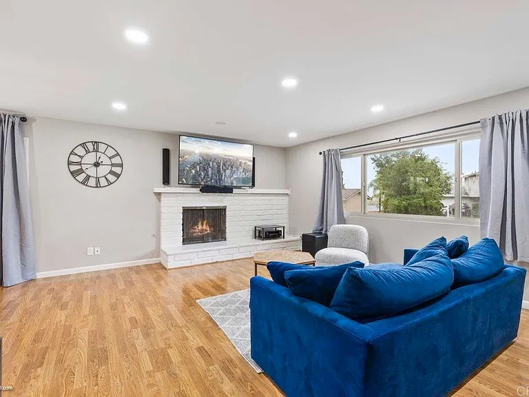 1870 Jeffrey Ave — Photo 4