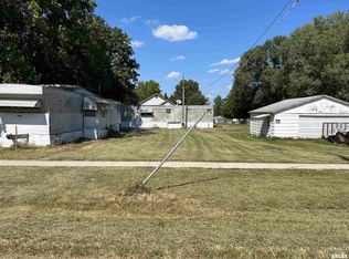 305 N Chamberlain St, Roseville, IL
