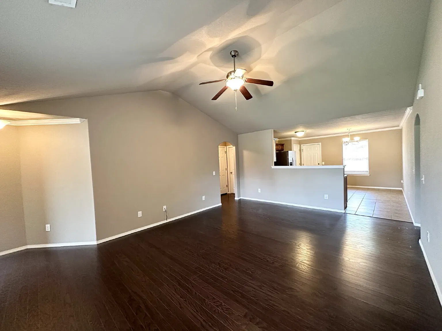 4 bed, 2.0 bath, 1688 sqft, $1,700 — Photo 3