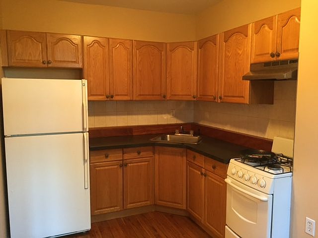 1st image of 279 Nassau Ave #3