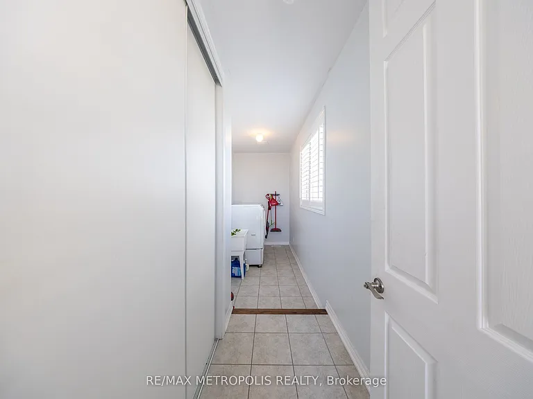 36 Michaelis St — Photo 22