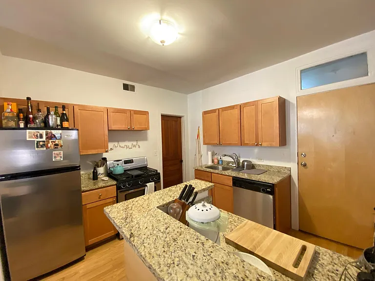1805 N Hermitage Ave #GF — Photo 3
