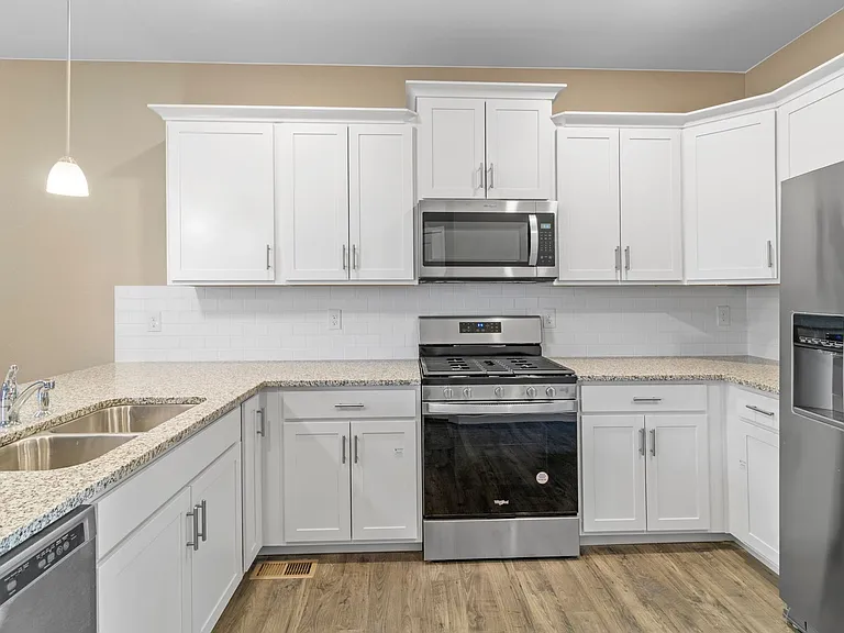 827 N Quatar St — Photo 8
